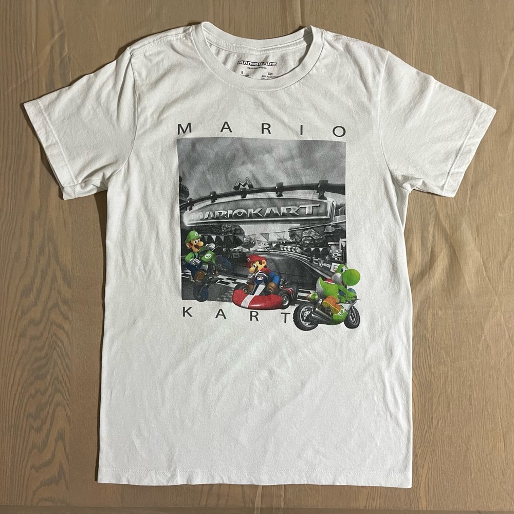 Mario Kart Shirt Men's Small White Nintendo MarioKart Graphic Tee Short Sleeve